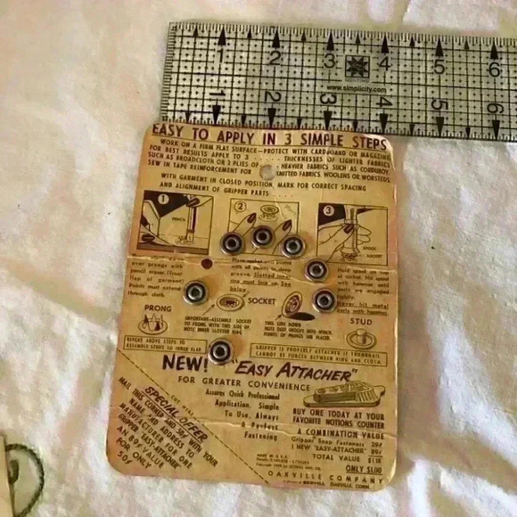 Vtg Scovill Grippers Snap Fasteners on Card with G - Picture 4 of 4